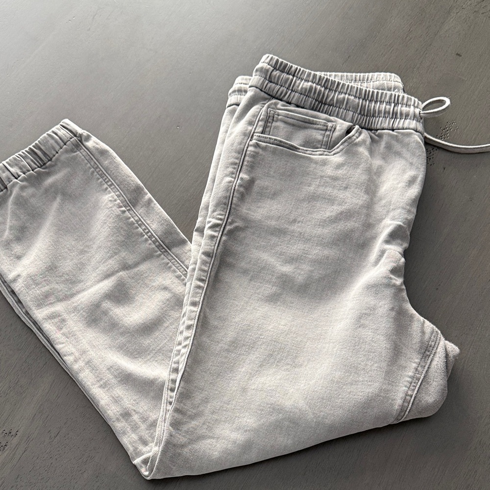 Express Soft Gray Relaxed Jogger Jeans